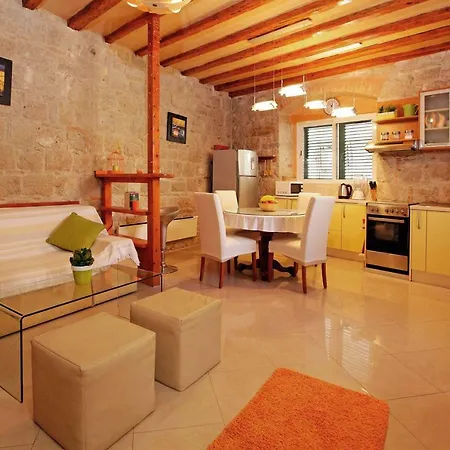 Need Old Town Appartement *