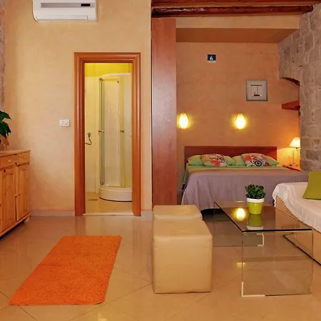 All You Need Old Town Studio Apartment