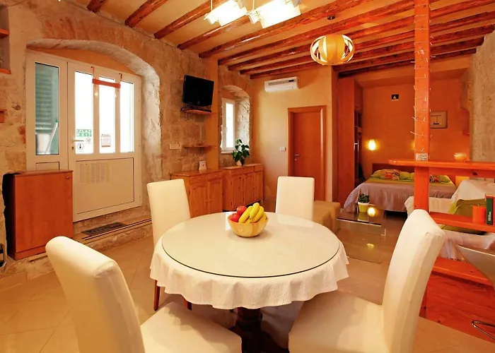 Need Old Town Appartement