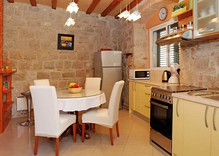 Need Old Town Appartement