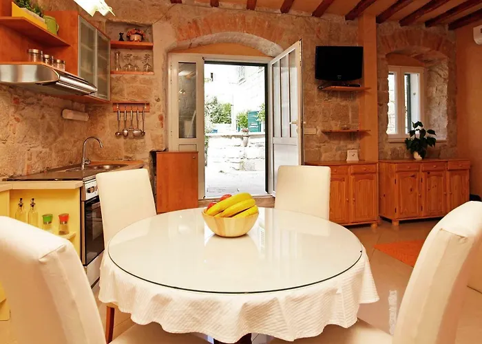 Need Old Town Appartement *